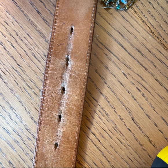 Genuine Leather, Alligator pieced & stitched belt 40” silvertone - Picture 13 of 13